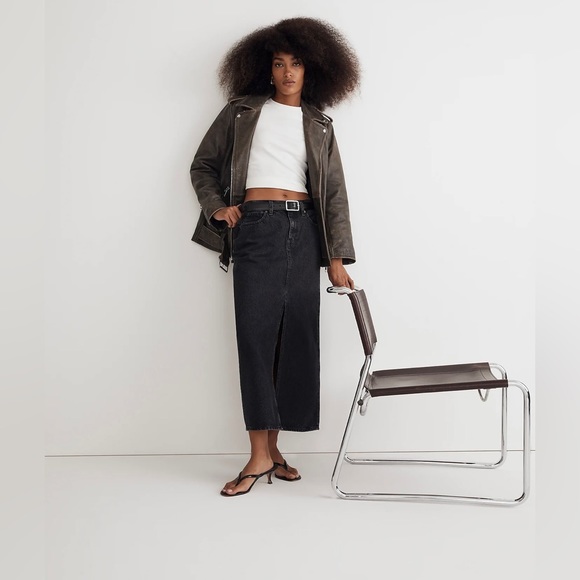 Madewell- Denim Mid-Rise Maxi Skirt in Lunar Wash - Picture 3 of 7